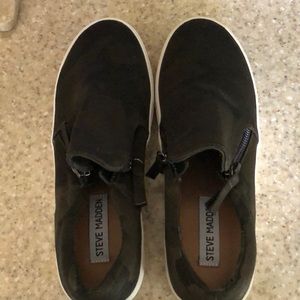 NWT Steve Madden Glaammar Camo ZIP sneakers 7.5